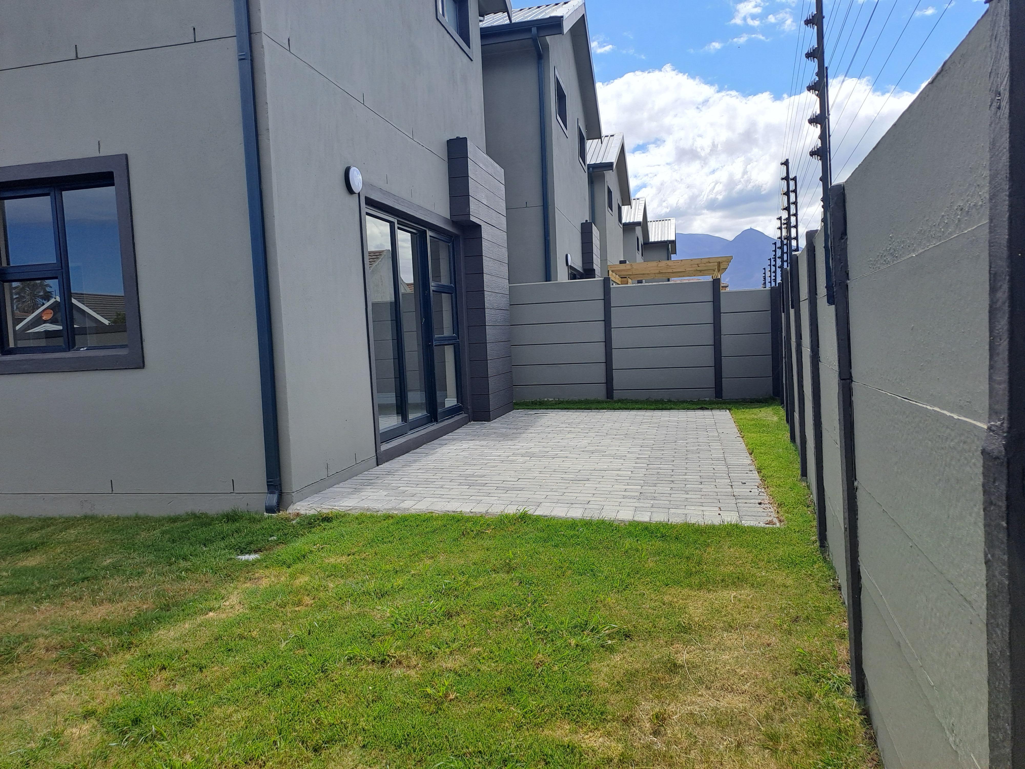 3 Bedroom Property for Sale in Sea Breeze Western Cape